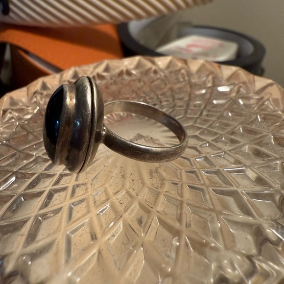 Estate onyx pill Ring size 7 - Picture 5 of 8